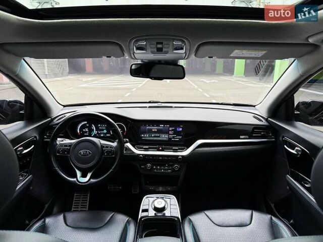 Чорний Кіа Niro, об'ємом двигуна 0 л та пробігом 89 тис. км за 22990 $, фото 31 на Automoto.ua