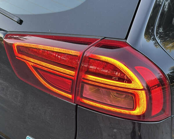 Черный Киа Niro, объемом двигателя 0 л и пробегом 112 тыс. км за 18750 $, фото 29 на Automoto.ua