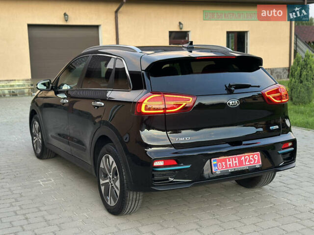 Черный Киа Niro, объемом двигателя 0 л и пробегом 152 тыс. км за 18450 $, фото 3 на Automoto.ua