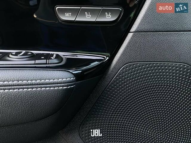 Черный Киа Niro, объемом двигателя 0 л и пробегом 83 тыс. км за 23200 $, фото 3 на Automoto.ua