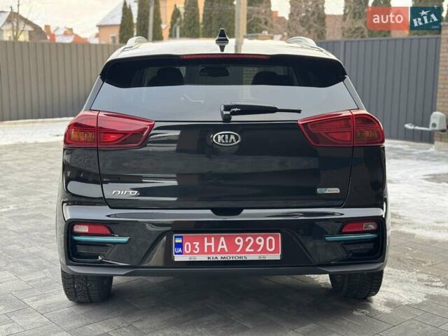 Черный Киа Niro, объемом двигателя 0 л и пробегом 94 тыс. км за 20999 $, фото 5 на Automoto.ua