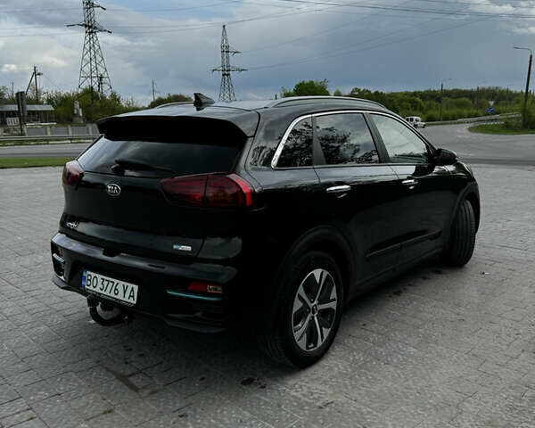 Чорний Кіа Niro, об'ємом двигуна 0 л та пробігом 197 тис. км за 20499 $, фото 7 на Automoto.ua