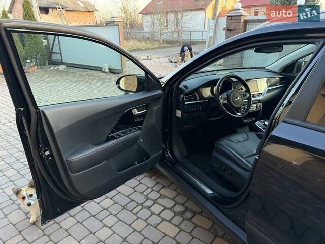Чорний Кіа Niro, об'ємом двигуна 0 л та пробігом 69 тис. км за 21500 $, фото 15 на Automoto.ua