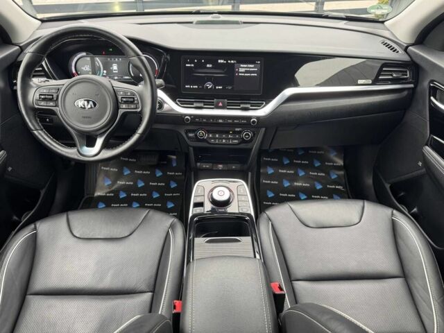 Черный Киа Niro, объемом двигателя 0 л и пробегом 112 тыс. км за 21900 $, фото 3 на Automoto.ua