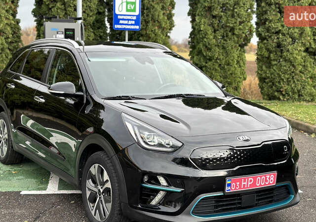 Чорний Кіа Niro, об'ємом двигуна 0 л та пробігом 110 тис. км за 19500 $, фото 45 на Automoto.ua