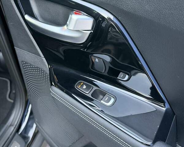 Черный Киа Niro, объемом двигателя 0 л и пробегом 111 тыс. км за 18900 $, фото 15 на Automoto.ua