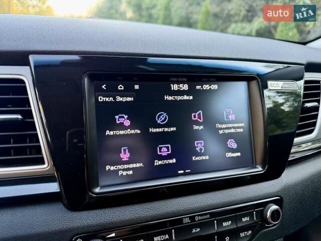 Черный Киа Niro, объемом двигателя 0 л и пробегом 128 тыс. км за 16800 $, фото 60 на Automoto.ua
