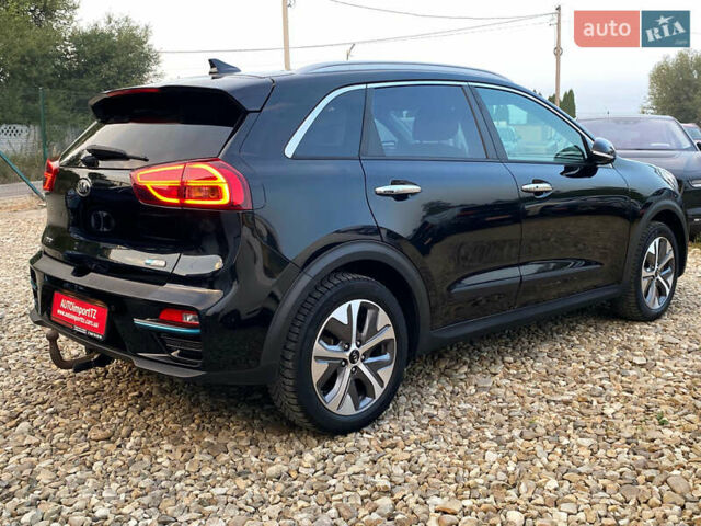 Чорний Кіа Niro, об'ємом двигуна 0 л та пробігом 64 тис. км за 23700 $, фото 23 на Automoto.ua