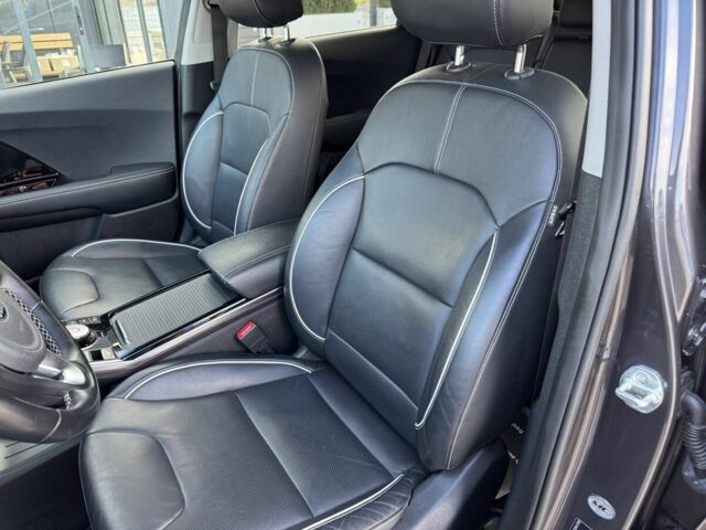 Черный Киа Niro, объемом двигателя 0 л и пробегом 142 тыс. км за 18900 $, фото 19 на Automoto.ua