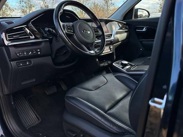 Чорний Кіа Niro, об'ємом двигуна 0 л та пробігом 68 тис. км за 24200 $, фото 36 на Automoto.ua