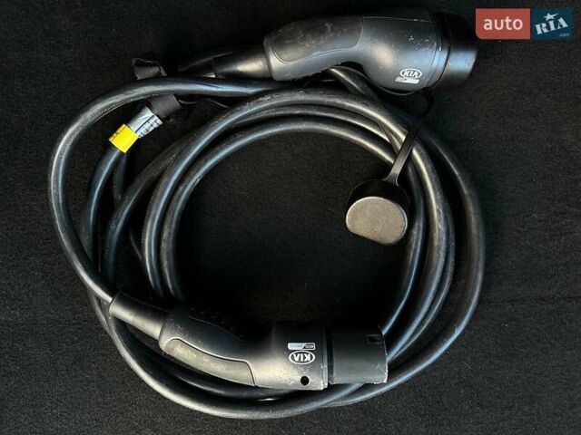 Черный Киа Niro, объемом двигателя 0 л и пробегом 35 тыс. км за 23400 $, фото 87 на Automoto.ua