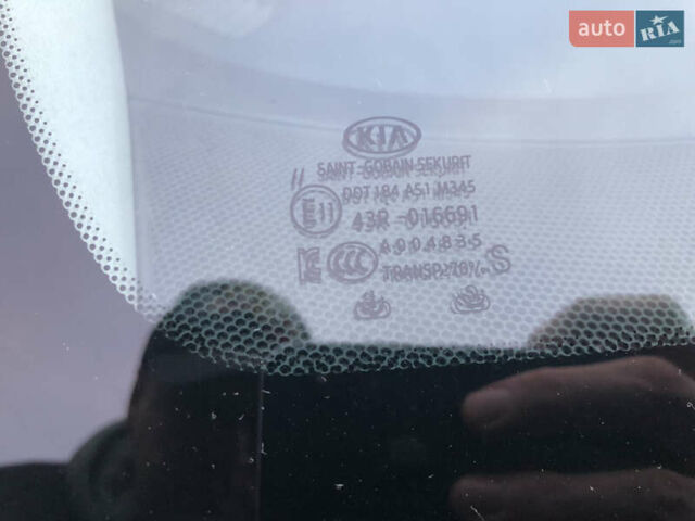 Киа Niro 2020 в Киеве на Automoto.ua Черный Киа Niro, объемом двигателя 0 л и пробегом 67 тыс. км за 21999 $, фото 15 на Automoto.ua