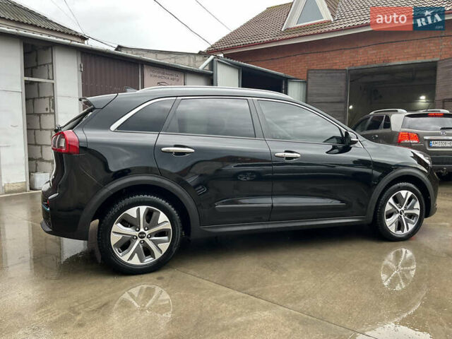 Черный Киа Niro, объемом двигателя 0 л и пробегом 104 тыс. км за 17550 $, фото 4 на Automoto.ua