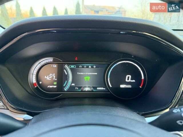 Чорний Кіа Niro, об'ємом двигуна 0 л та пробігом 69 тис. км за 21500 $, фото 20 на Automoto.ua