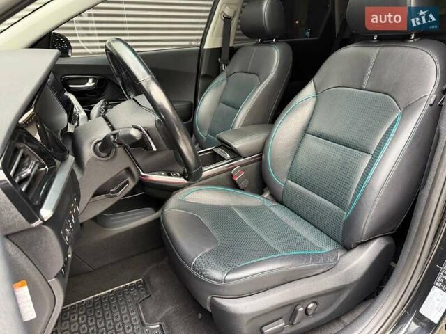 Чорний Кіа Niro, об'ємом двигуна 0 л та пробігом 89 тис. км за 22990 $, фото 10 на Automoto.ua