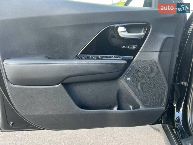 Черный Киа Niro, объемом двигателя 0 л и пробегом 140 тыс. км за 18199 $, фото 44 на Automoto.ua