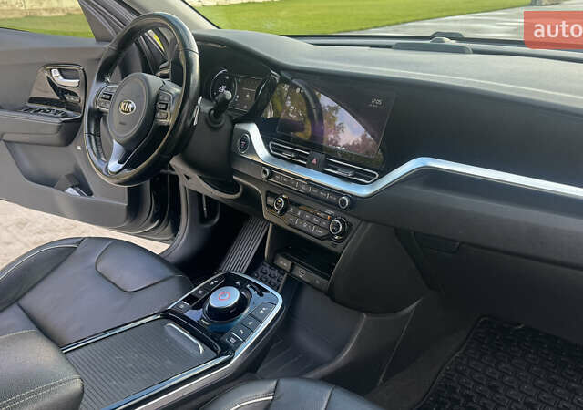 Киа Niro 2020 в Луцке на Automoto.ua Черный Киа Niro, объемом двигателя 0 л и пробегом 155 тыс. км за 19700 $, фото 15 на Automoto.ua