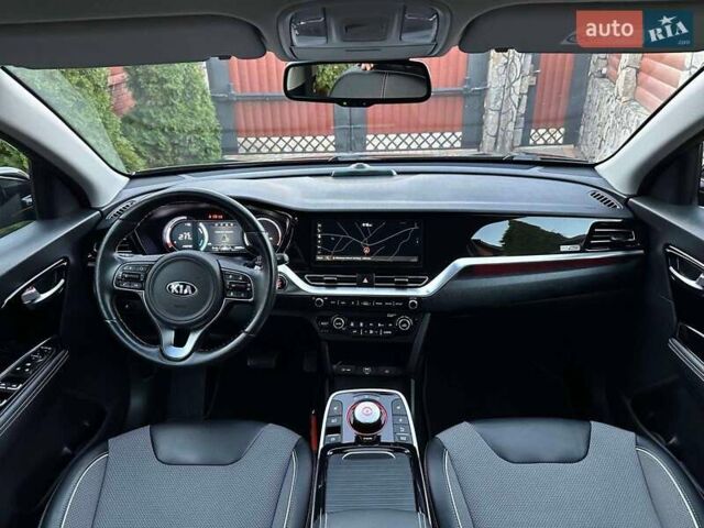 Чорний Кіа Niro, об'ємом двигуна 0 л та пробігом 126 тис. км за 19500 $, фото 19 на Automoto.ua