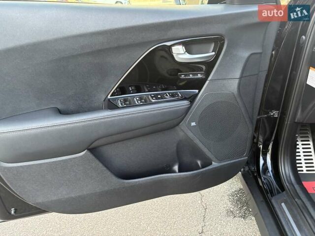 Черный Киа Niro, объемом двигателя 0 л и пробегом 105 тыс. км за 20500 $, фото 74 на Automoto.ua