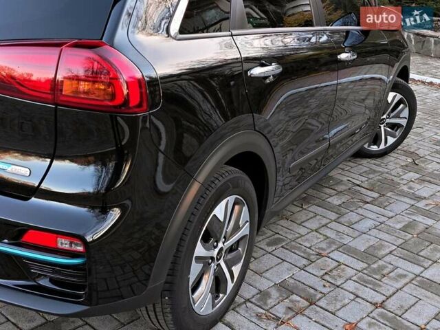 Черный Киа Niro, объемом двигателя 0 л и пробегом 115 тыс. км за 19999 $, фото 19 на Automoto.ua