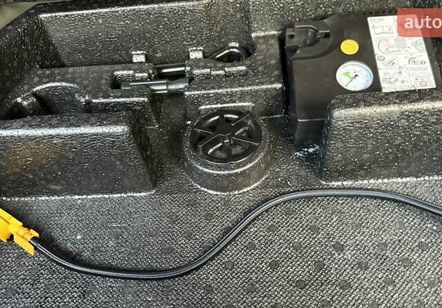 Черный Киа Niro, объемом двигателя 0 л и пробегом 98 тыс. км за 17450 $, фото 75 на Automoto.ua