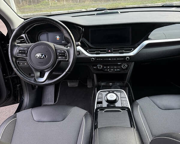 Чорний Кіа Niro, об'ємом двигуна 0 л та пробігом 93 тис. км за 18900 $, фото 14 на Automoto.ua