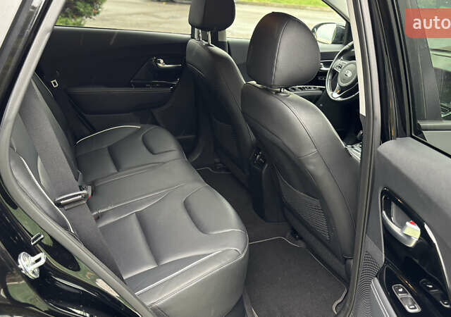 Чорний Кіа Niro, об'ємом двигуна 0 л та пробігом 110 тис. км за 19500 $, фото 71 на Automoto.ua