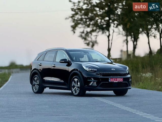 Черный Киа Niro, объемом двигателя 0 л и пробегом 165 тыс. км за 16999 $, фото 2 на Automoto.ua