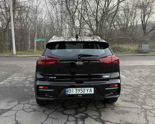 Чорний Кіа Niro, об'ємом двигуна 0 л та пробігом 93 тис. км за 18900 $, фото 4 на Automoto.ua