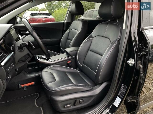 Чорний Кіа Niro, об'ємом двигуна 0 л та пробігом 107 тис. км за 22400 $, фото 27 на Automoto.ua