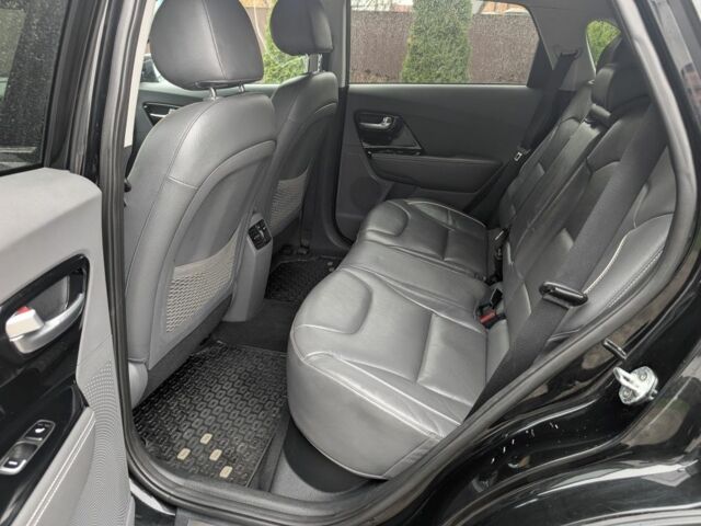 Черный Киа Niro, объемом двигателя 0 л и пробегом 253 тыс. км за 17000 $, фото 5 на Automoto.ua