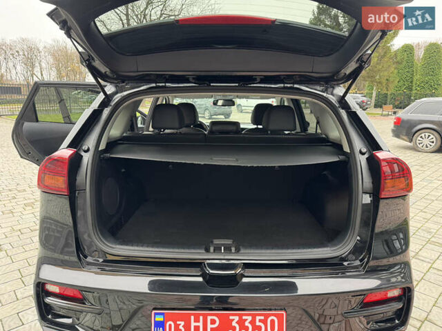 Чорний Кіа Niro, об'ємом двигуна 0 л та пробігом 109 тис. км за 17499 $, фото 15 на Automoto.ua