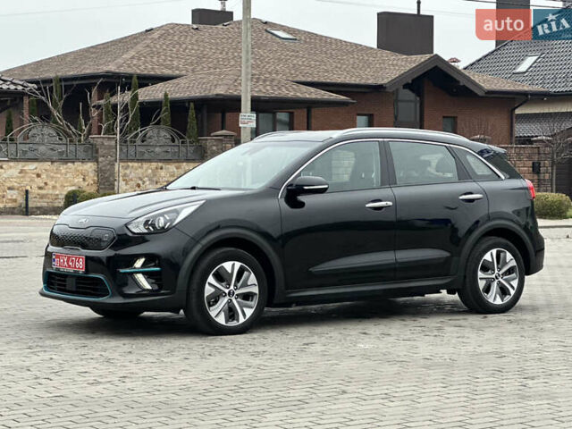 Чорний Кіа Niro, об'ємом двигуна 0 л та пробігом 130 тис. км за 18300 $, фото 15 на Automoto.ua