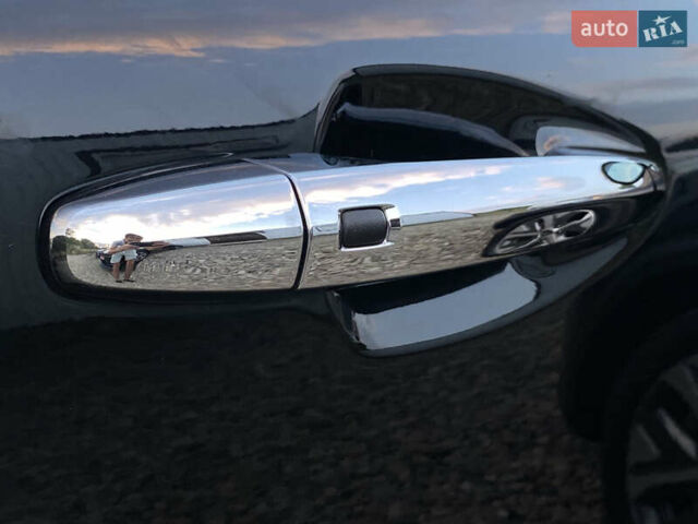 Чорний Кіа Niro, об'ємом двигуна 0 л та пробігом 64 тис. км за 22700 $, фото 30 на Automoto.ua