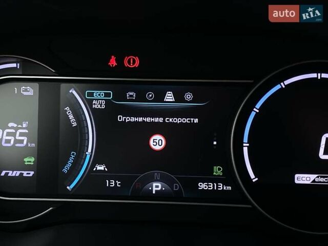 Чорний Кіа Niro, об'ємом двигуна 0 л та пробігом 96 тис. км за 20600 $, фото 36 на Automoto.ua