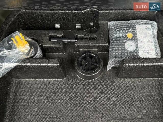 Чорний Кіа Niro, об'ємом двигуна 0 л та пробігом 69 тис. км за 23200 $, фото 75 на Automoto.ua