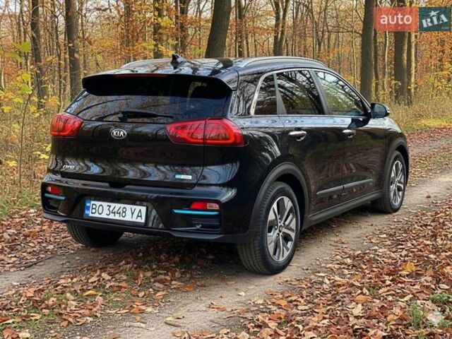 Чорний Кіа Niro, об'ємом двигуна 0 л та пробігом 112 тис. км за 19850 $, фото 16 на Automoto.ua