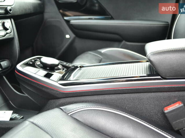 Чорний Кіа Niro, об'ємом двигуна 0 л та пробігом 169 тис. км за 18450 $, фото 36 на Automoto.ua