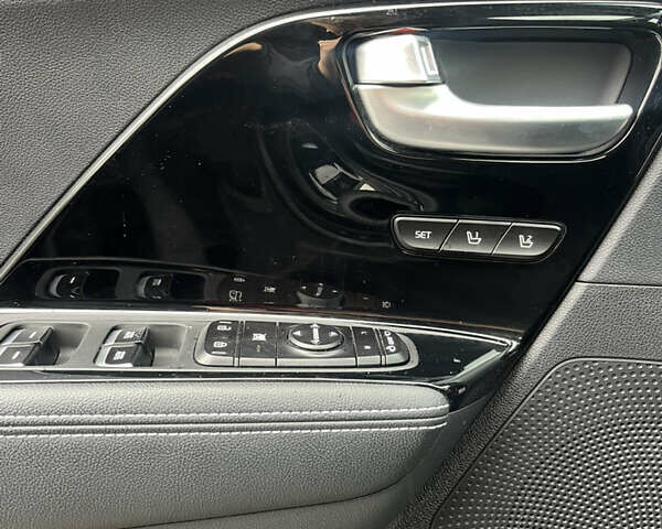 Чорний Кіа Niro, об'ємом двигуна 0 л та пробігом 81 тис. км за 19999 $, фото 16 на Automoto.ua