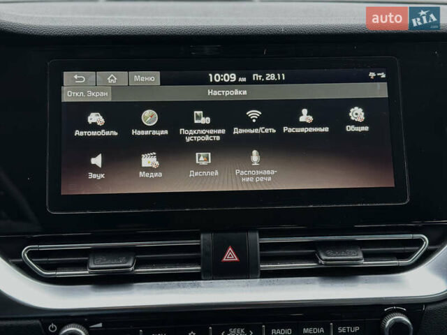 Чорний Кіа Niro, об'ємом двигуна 0 л та пробігом 130 тис. км за 18300 $, фото 65 на Automoto.ua