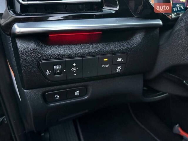 Чорний Кіа Niro, об'ємом двигуна 0 л та пробігом 126 тис. км за 19500 $, фото 24 на Automoto.ua