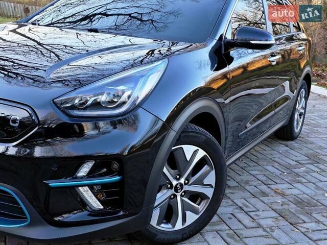 Черный Киа Niro, объемом двигателя 0 л и пробегом 115 тыс. км за 19999 $, фото 3 на Automoto.ua
