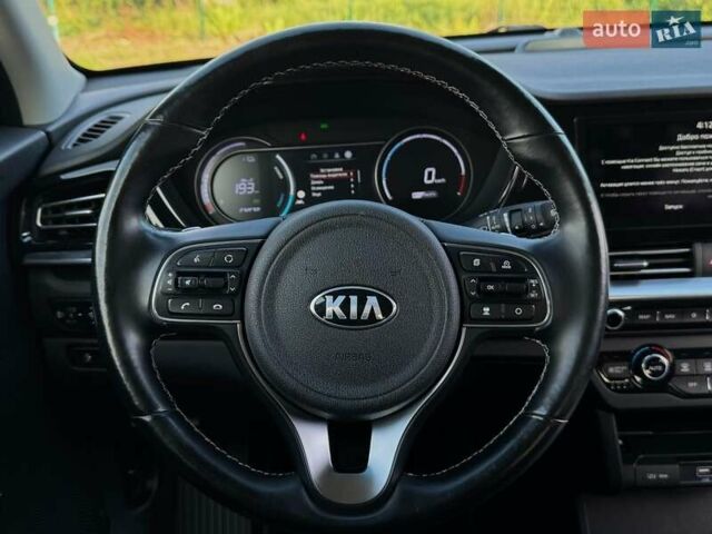 Черный Киа Niro, объемом двигателя 0 л и пробегом 69 тыс. км за 22200 $, фото 41 на Automoto.ua