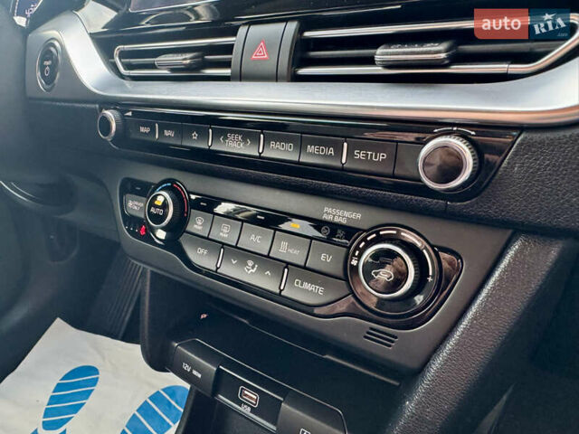 Черный Киа Niro, объемом двигателя 0 л и пробегом 128 тыс. км за 19600 $, фото 48 на Automoto.ua