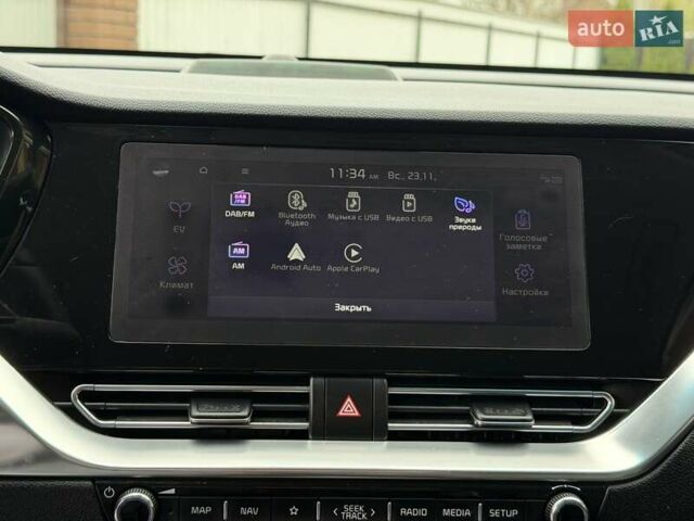 Чорний Кіа Niro, об'ємом двигуна 0 л та пробігом 89 тис. км за 20799 $, фото 56 на Automoto.ua