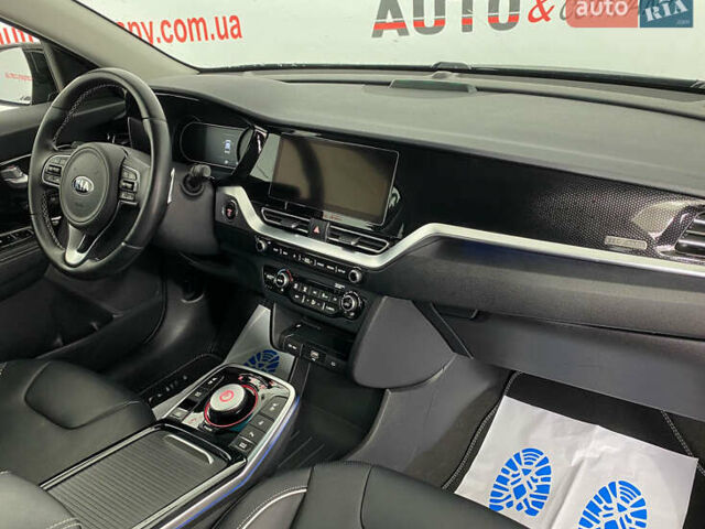 Чорний Кіа Niro, об'ємом двигуна 0 л та пробігом 70 тис. км за 22350 $, фото 11 на Automoto.ua