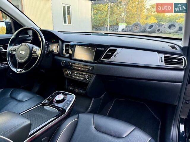Черный Киа Niro, объемом двигателя 0 л и пробегом 128 тыс. км за 16800 $, фото 72 на Automoto.ua