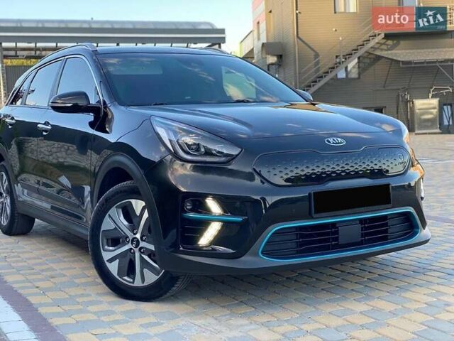Чорний Кіа Niro, об'ємом двигуна 0 л та пробігом 108 тис. км за 19300 $, фото 7 на Automoto.ua