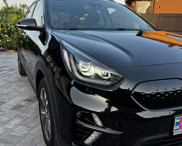 Чорний Кіа Niro, об'ємом двигуна 0 л та пробігом 65 тис. км за 16499 $, фото 13 на Automoto.ua