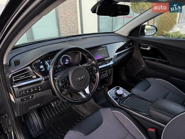 Черный Киа Niro, объемом двигателя 0 л и пробегом 110 тыс. км за 17999 $, фото 35 на Automoto.ua